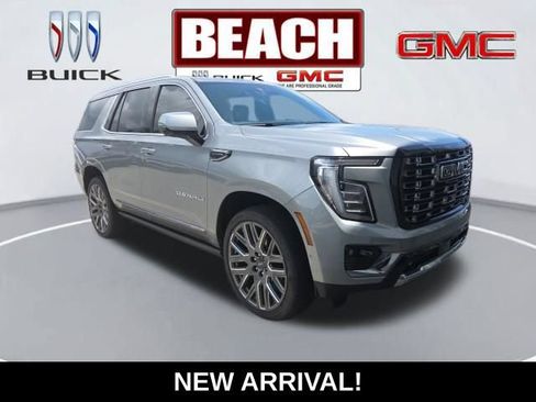 Used 2025 GMC Yukon Denali Ultimate AWD/4WD image 1