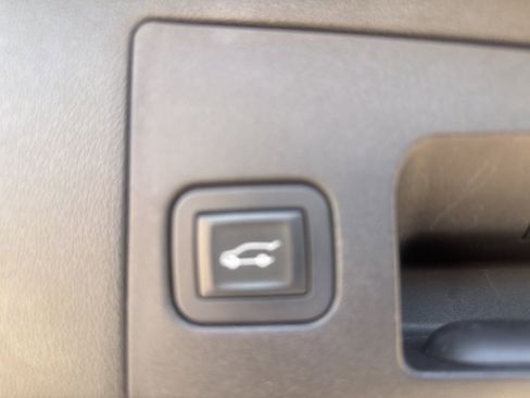 Used 2018 Cadillac XT5 Base image 31