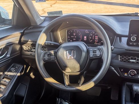 Certified 2023 Honda Accord EX image 18