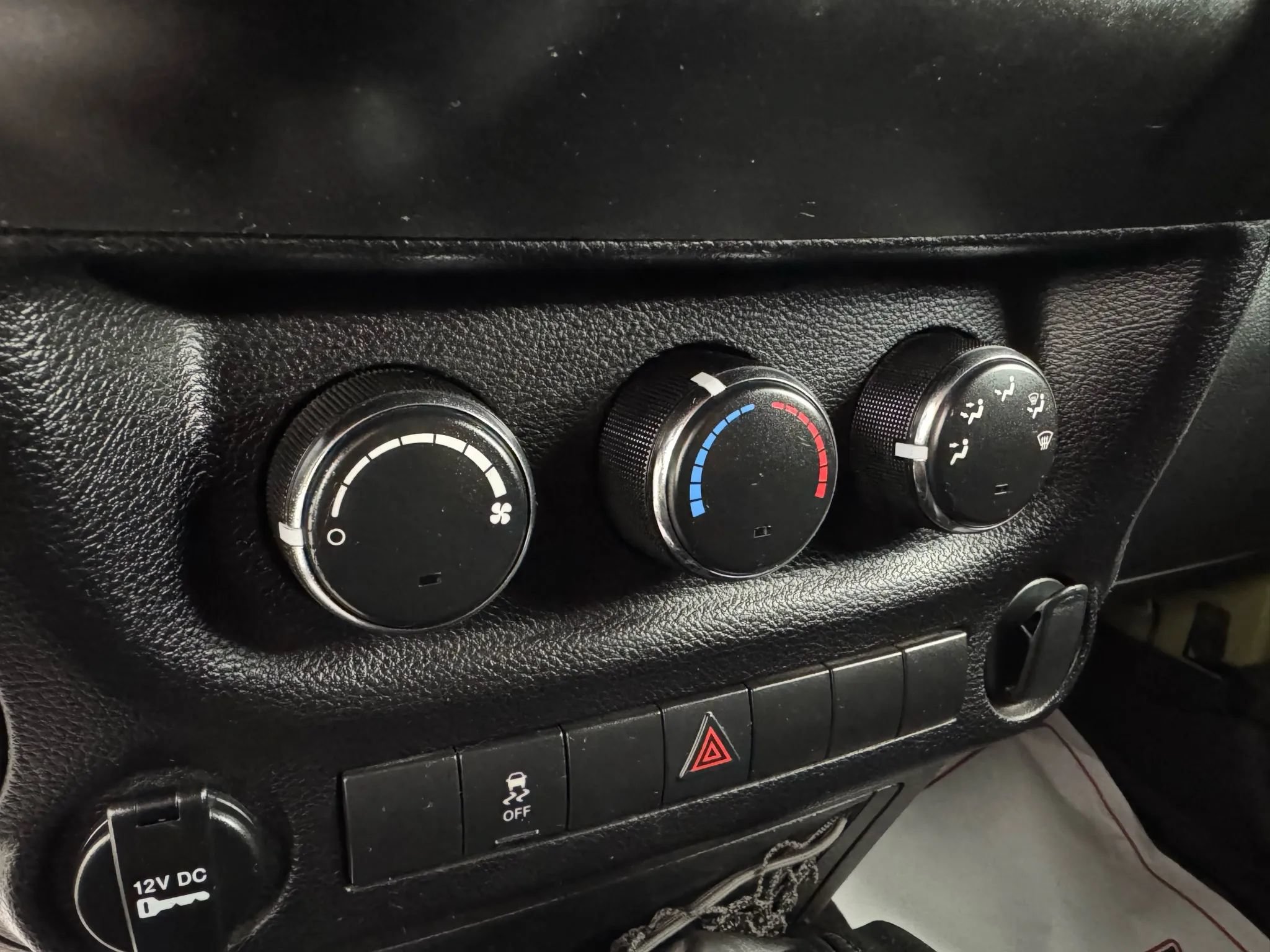Used 2013 Jeep Wrangler Sport AWD/4WD image 18