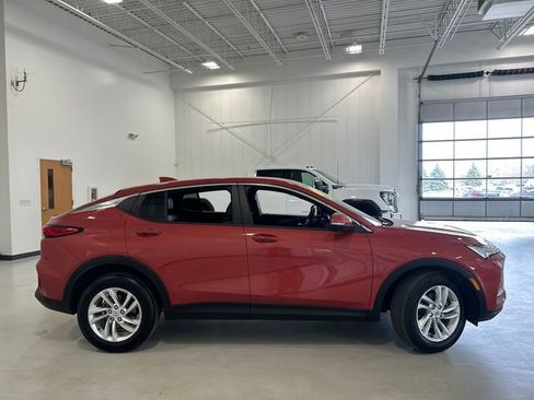 Used 2024 Buick Envista Preferred w/ Convenience II Package image 8