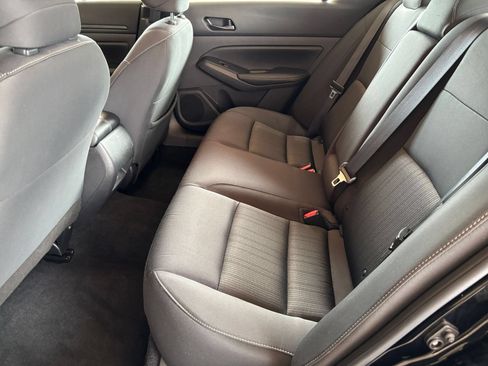 Used 2025 Nissan Altima 2.5 SV FWD image 17