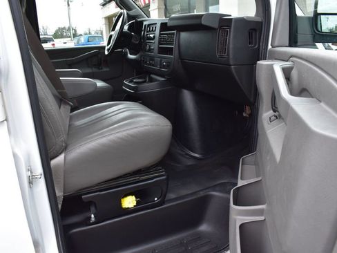 Used 2018 GMC Savana 2500 w/ Communications Package RWD image 16