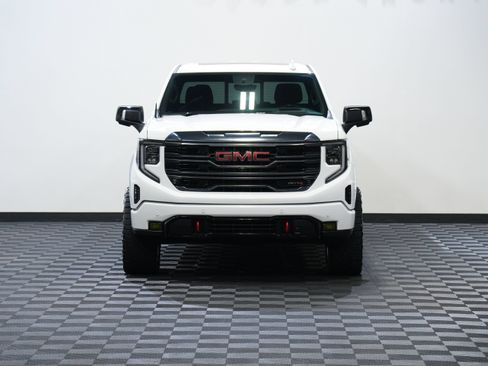 Used 2022 GMC Sierra 1500 AT4 w/ AT4 Premium Package AWD/4WD image 4
