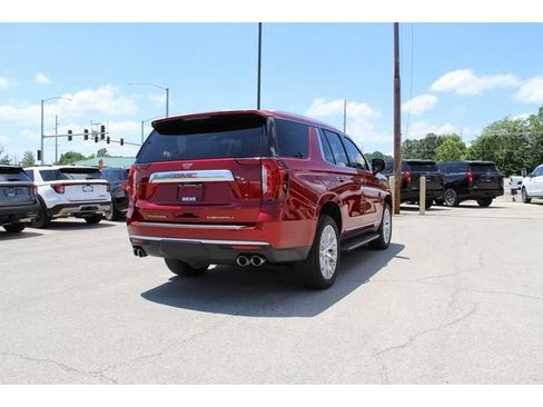 Used 2024 GMC Yukon Denali w/ Advanced Technology Package AWD/4WD image 5