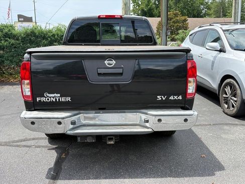 Used 2017 Nissan Frontier SV w/ SV Value Truck Package AWD/4WD image 3