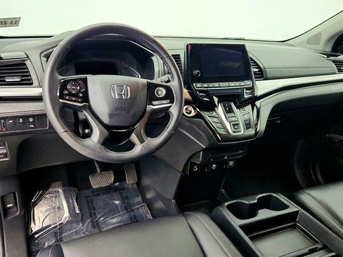 Used 2023 Honda Odyssey Touring image 13