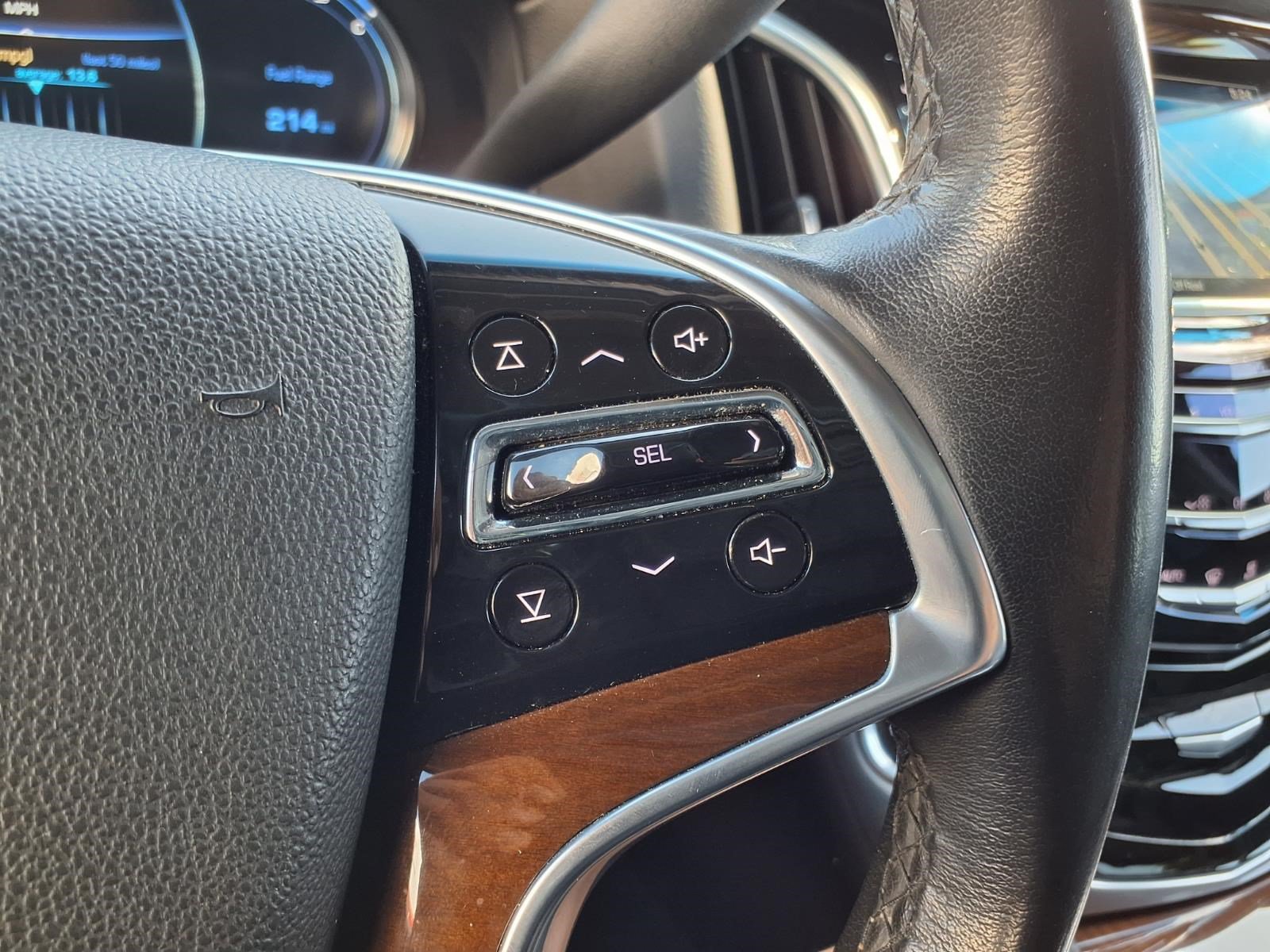Used 2020 Cadillac Escalade Luxury RWD image 24