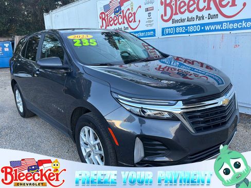 Used 2023 Chevrolet Equinox LT image 1
