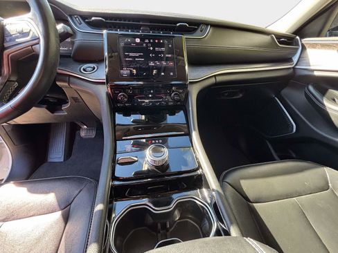 Used 2021 Jeep Grand Cherokee L Limited image 19