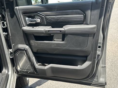New 2026 RAM 2500 Limited AWD/4WD image 16