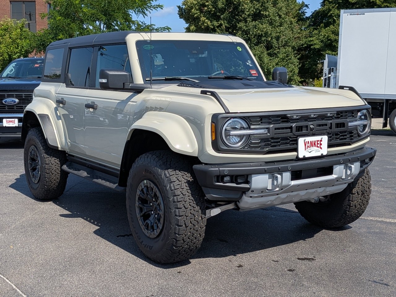 New 2026 Ford Bronco Raptor AWD/4WD image 1