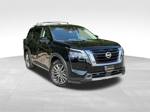 Certified 2025 Nissan Pathfinder SL w/ SL Premium Package AWD/4WD image 1
