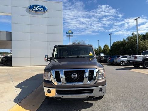 Used 2018 Nissan NV 3500 SL RWD image 8