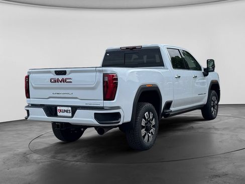 New 2026 GMC Sierra 3500 Denali w/ Denali Reserve Package AWD/4WD image 7