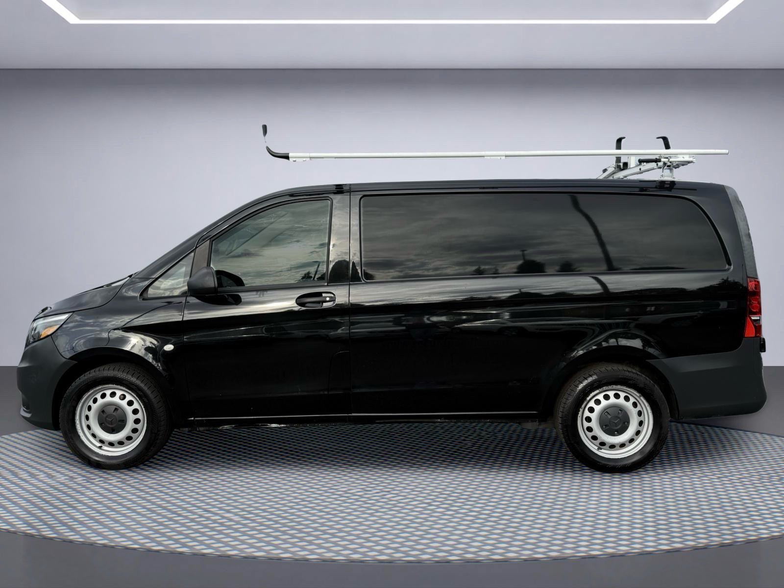 Used 2018 Mercedes-Benz Metris image 3