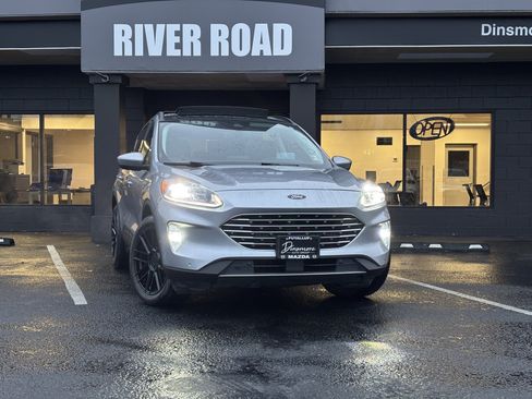 Used 2021 Ford Escape Titanium w/ Titanium Elite Package image 3