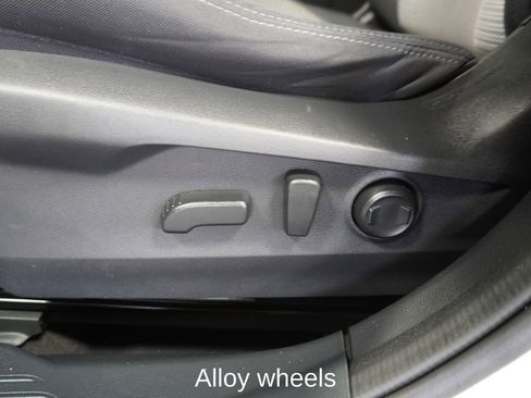 Used 2024 Subaru Outback Premium image 14