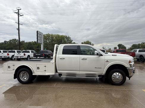 Used 2022 RAM 3500 Laramie AWD/4WD image 32