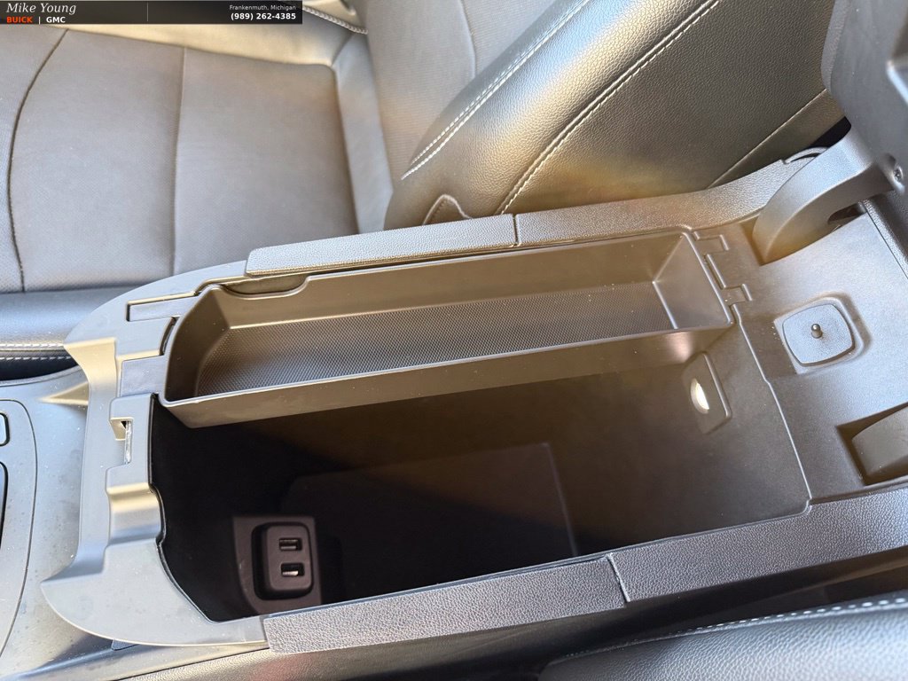 Used 2024 GMC Terrain SLT w/ Infotainment Package II FWD image 35
