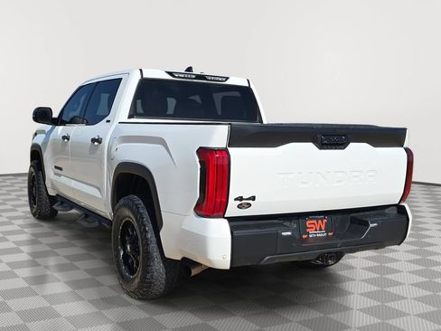 Used 2022 Toyota Tundra SR5 w/ SR5 Convenience Package AWD/4WD image 5