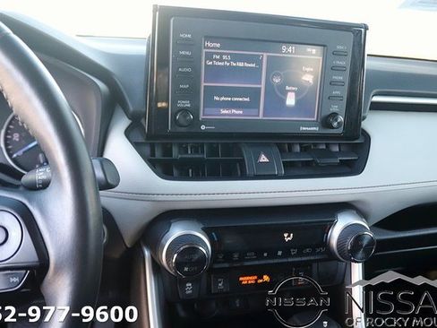 Used 2020 Toyota RAV4 XLE image 21