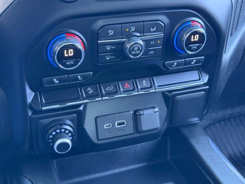 Used 2022 Chevrolet Silverado 1500 LT Trail Boss w/ Bed Protection Package image 32