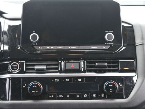 Used 2023 Nissan Pathfinder SV image 26