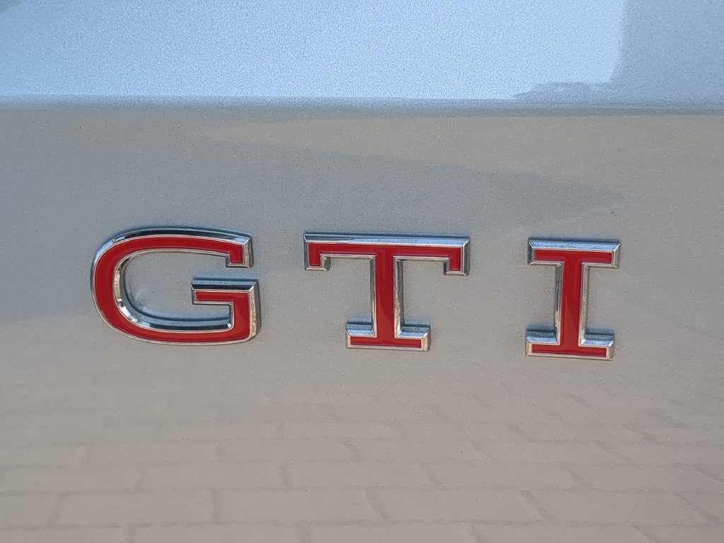 New 2026 Volkswagen GTI SE FWD image 10