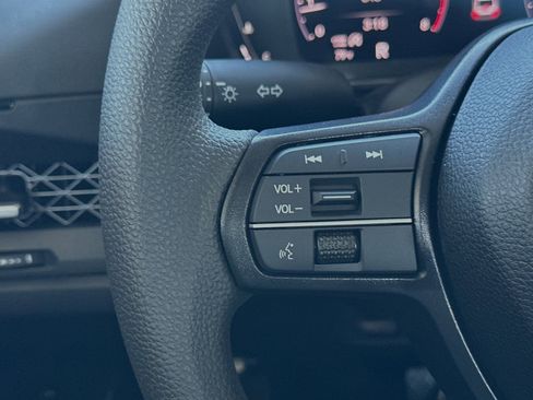 Used 2025 Honda Accord SE image 25