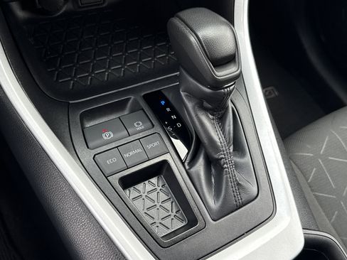 Certified 2024 Toyota RAV4 XLE FWD image 28