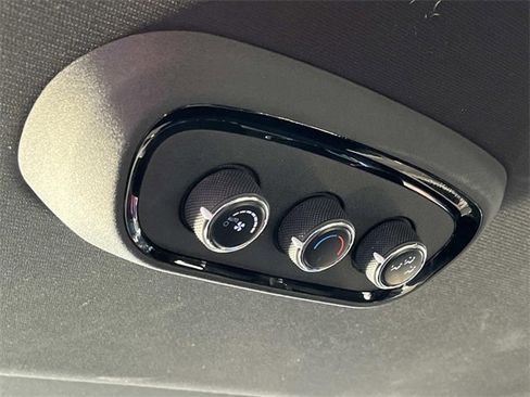 Used 2023 Dodge Durango GT image 16