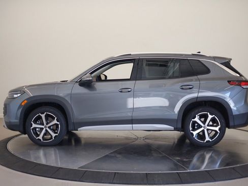 New 2025 Volkswagen Tiguan SE image 6