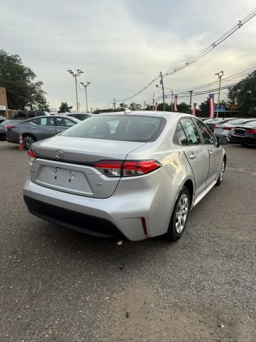 Used 2023 Toyota Corolla LE FWD image 4