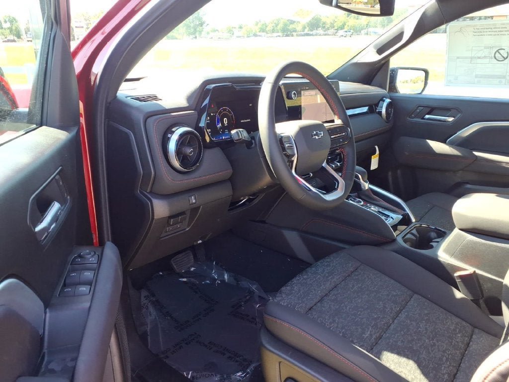 New 2026 Chevrolet Colorado Z71 w/ Midnight Edition AWD/4WD image 6