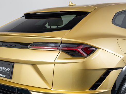 Used 2023 Lamborghini Urus S AWD/4WD image 24