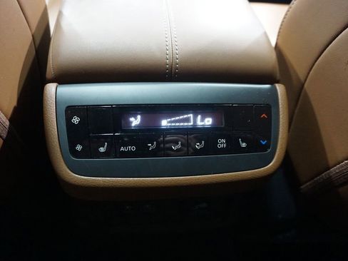 Used 2023 Nissan Pathfinder Platinum image 16