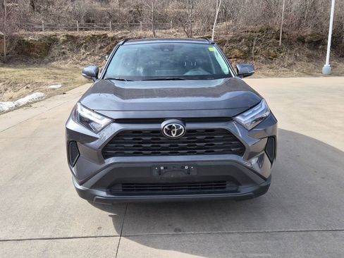 Used 2025 Toyota RAV4 XLE image 3