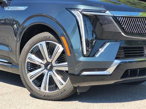 New 2025 Cadillac Escalade IQ Luxury 2 w/ LPO, Premium Carpet Package AWD/4WD image 9
