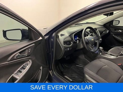Used 2025 Chevrolet Malibu RS FWD image 16