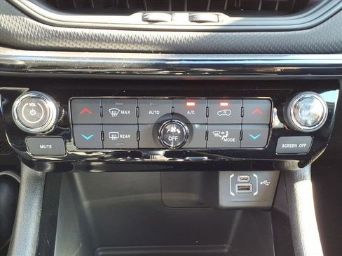 New 2026 Jeep Compass Limited image 11