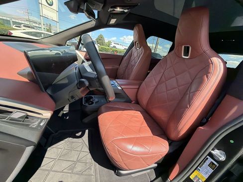 Used 2024 BMW iX xDrive50 w/ Premium Package AWD/4WD image 19