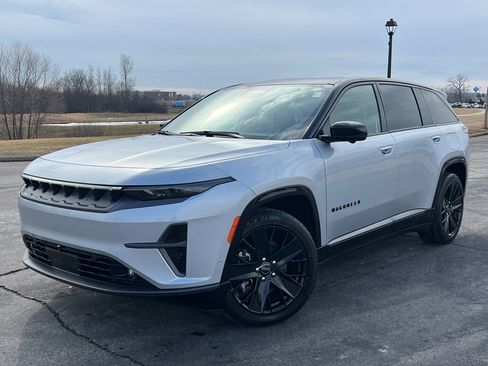 Used 2024 Jeep Wagoneer Launch Edition image 44