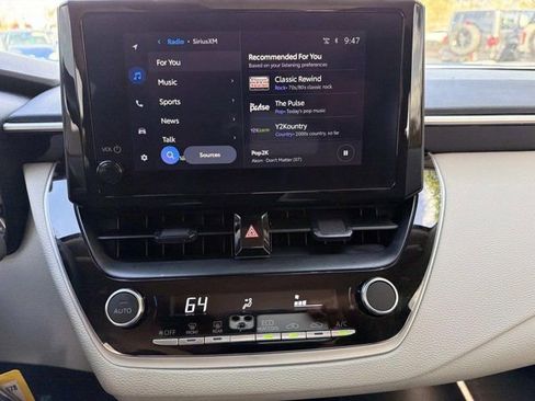 Certified 2025 Toyota Corolla LE image 28