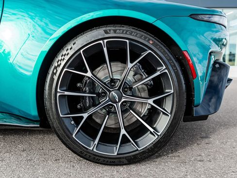 Used 2025 Aston Martin V8 Vantage image 6