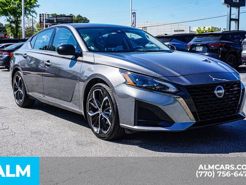 Used 2025 Nissan Altima 2.5 SR FWD image 7