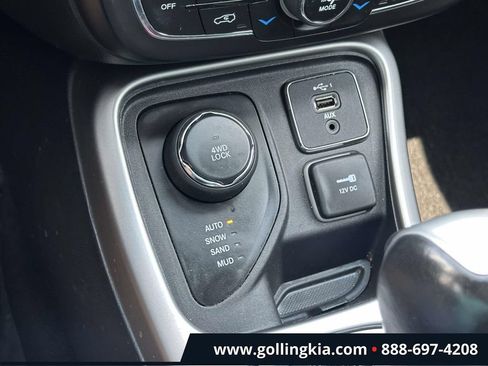 Used 2019 Jeep Compass Latitude w/ Cold Weather Group AWD/4WD image 29