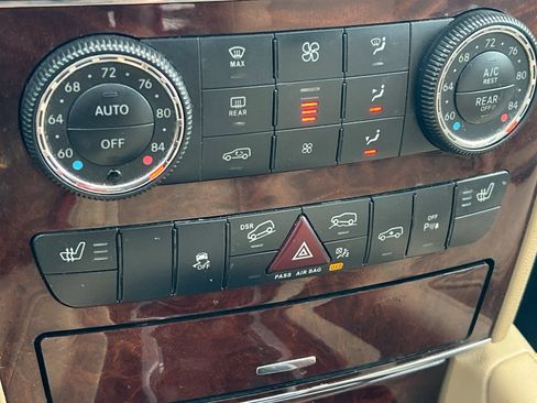 Used 2012 Mercedes-Benz GL 450 4MATIC image 19