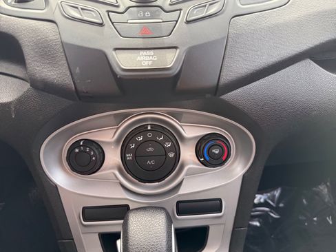 Used 2019 Ford Fiesta SE FWD image 13
