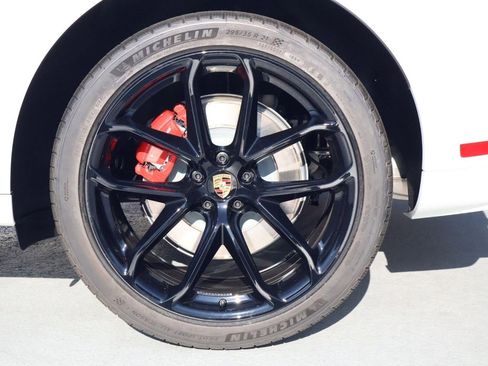 New 2026 Porsche Macan GTS image 27